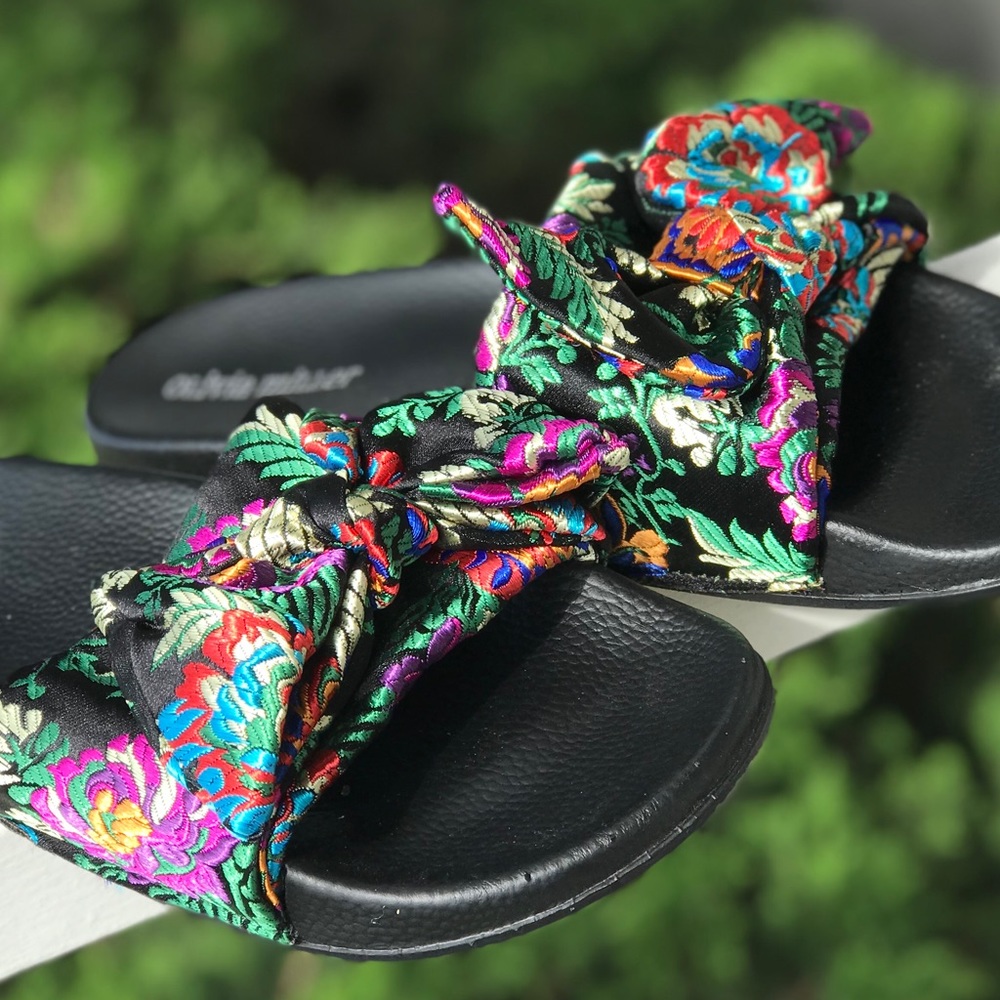 Jacquard Multi Color Gorgeous Black Satin Slides - Picture 6 of 8